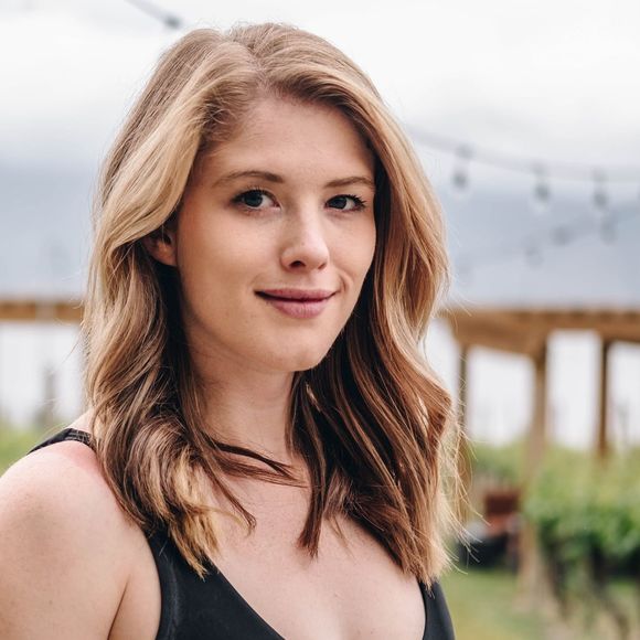 Meet your Posher, Caitlin - Picture 1 of 1